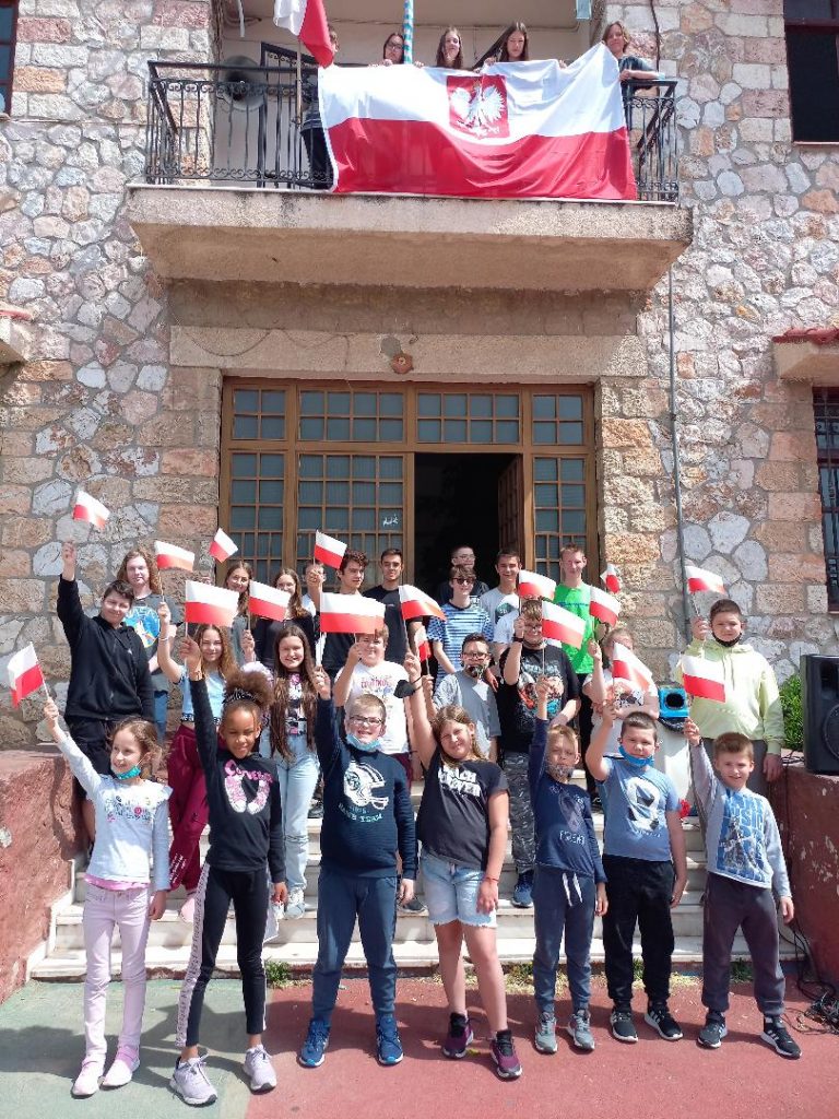 Udział Szkoły Polskiej w Atenach w akcji  #mojaflaga
