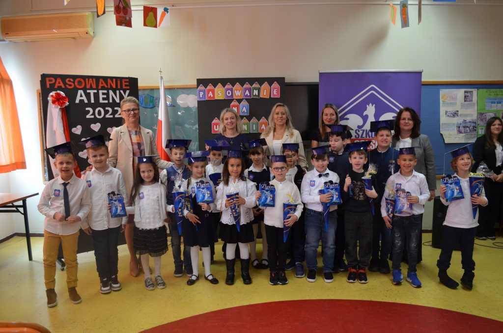 Nasi Pierwszoklasiści są już pełnoprawnymi uczniami! PASOWANIE NA UCZNIA SZKOŁY POLSKIEJ W ATENACH