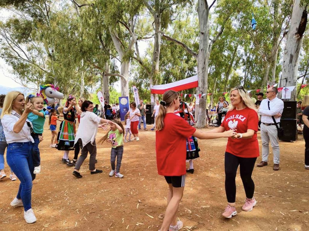 SPOŁECZNOŚĆ  SZKOŁY POLSKIEJ W ATENACH NA  PIKNIKU POLONIJNYM