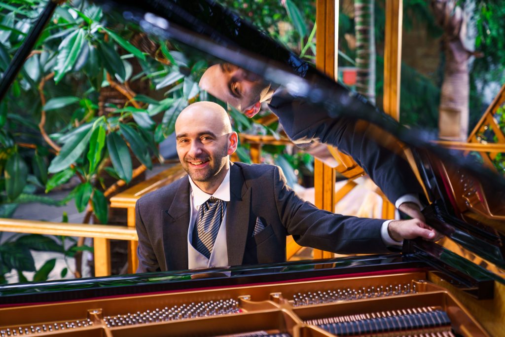 KONCERT  POLSKIEGO  PIANISTY  W TEATRZE  „ΑΛΕΞΗΣ ΜΙΝΩΤΗΣ”  EGALEO – SOBOTA 9.09.2023