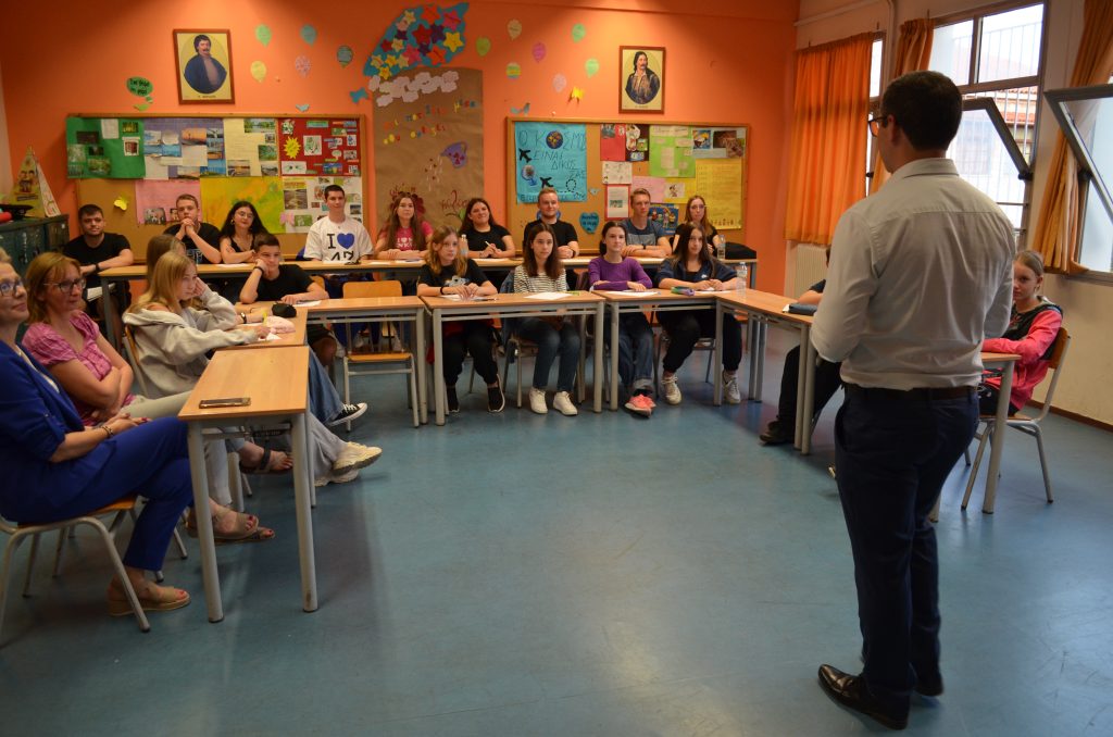 SPOTKANIE  EDUKACYJNE  „ŚCIEŻKI PRZYSZŁEJ KARIERY ZAWODOWEJ… A MOŻE PRACA W DYPLOMACJI?”