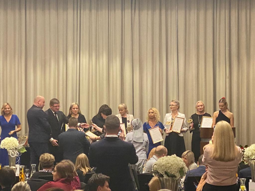 JUBILEUSZOWA STATUETKA DLA NASZEJ SZKOŁY