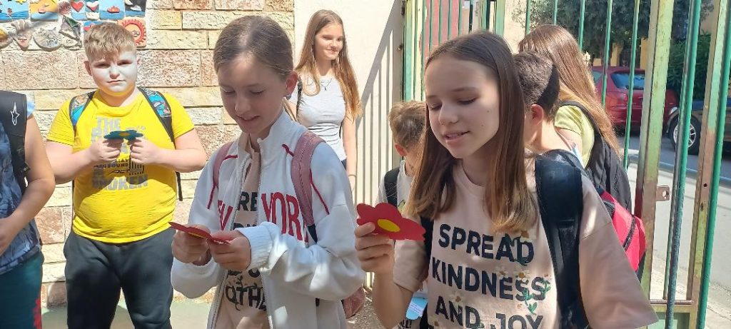 MAGICZNE POWITANIE, CZYLI MOC MÓWIENIA „DZIEŃ DOBRY!” – AKCJA SAMORZĄDU UCZNIOWSKIEGO