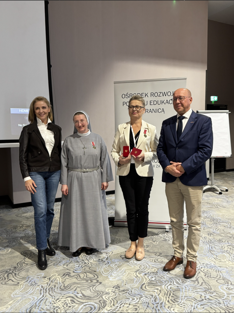 KONFERENCJA DLA DYREKTORÓW SZKÓŁ POLSKICH I KIEROWNIKÓW SEKCJI POLSKICH