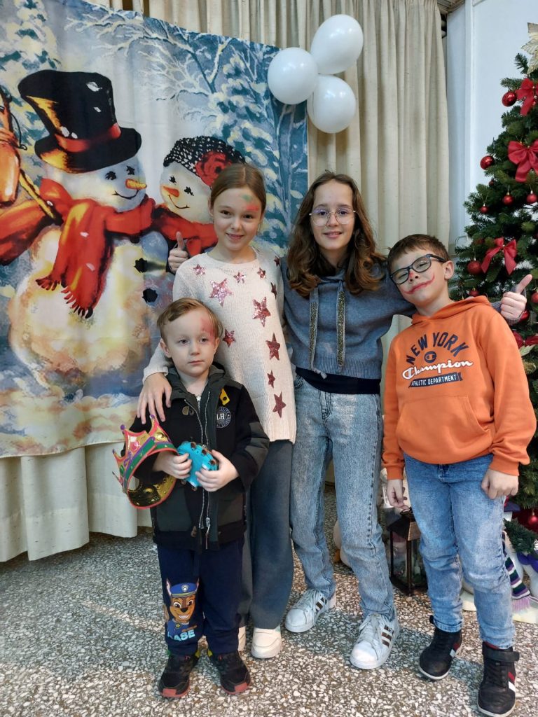 ZABAWA CHOINKOWA DLA UCZNIÓW NASZEJ SZKOŁY NA ZAKOŃCZENIE OKRESU ŚWIĄTECZNEGO