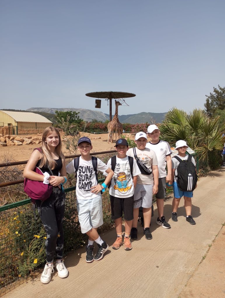 WYCIECZKA NASZYCH UCZNIÓW DO ZOO – NAGRODA ZA WYRÓŻNIENIE W KONKURSIE „DO HYMNU”