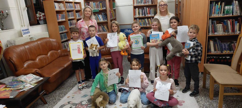 CZYTANIE NA DYWANIE Z OKAZJI MIESIĄCA BIBLIOTEK SZKOLNYCH I DNIA ZWIERZĄT