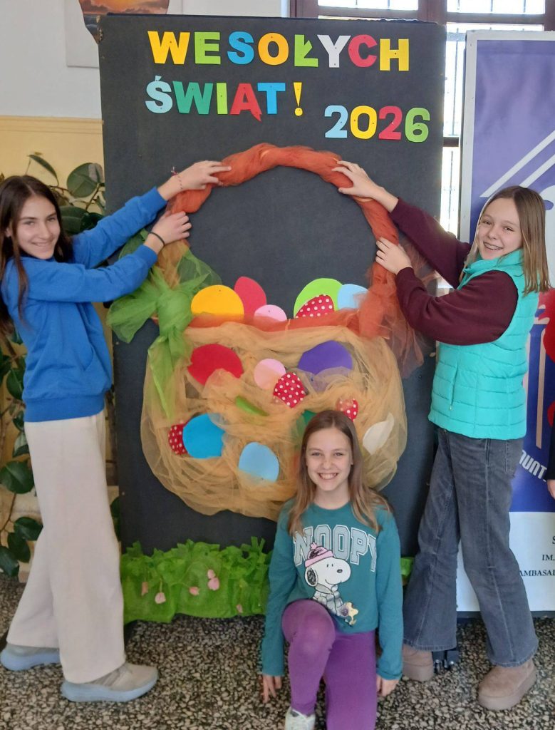 PRZEDŚWIĄTECZNA ATMOSFERA W SZKOLE POLSKIEJ W ATENACH