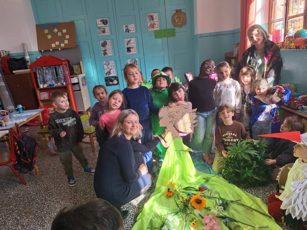 POWITANIE WIOSNY W ODDZIAŁACH DZIECIĘCYCH I KLASACH PIERWSZYCH NASZEJ SZKOŁY 🌷