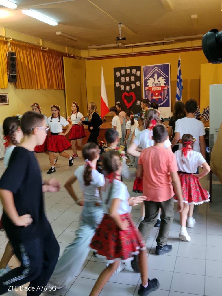 🇵🇱🇬🇷 MIĘDZYNARODOWE INTERDYSCYPLINARNE WARSZTATY TWÓRCZE „ŁĄCZY NAS PASJA – ŁĄCZYMY POKOLENIA”